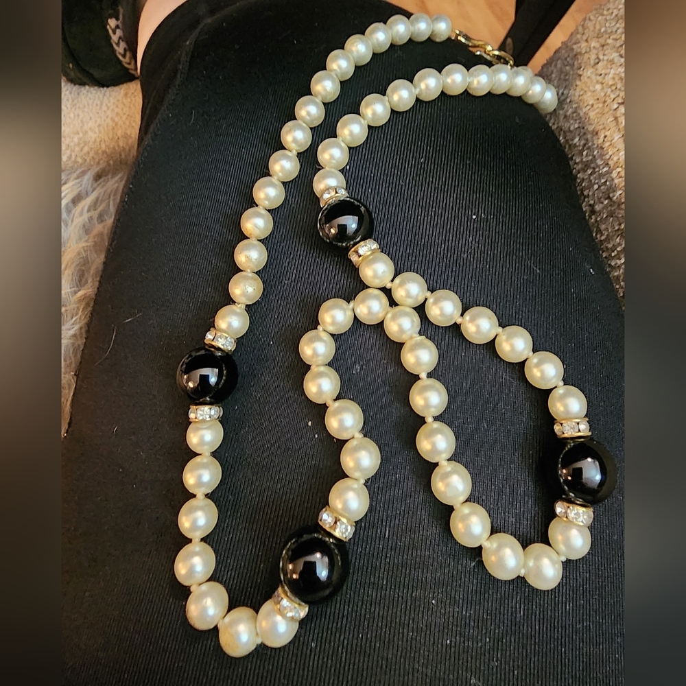 Beautiful Faux Pearl Necklace
